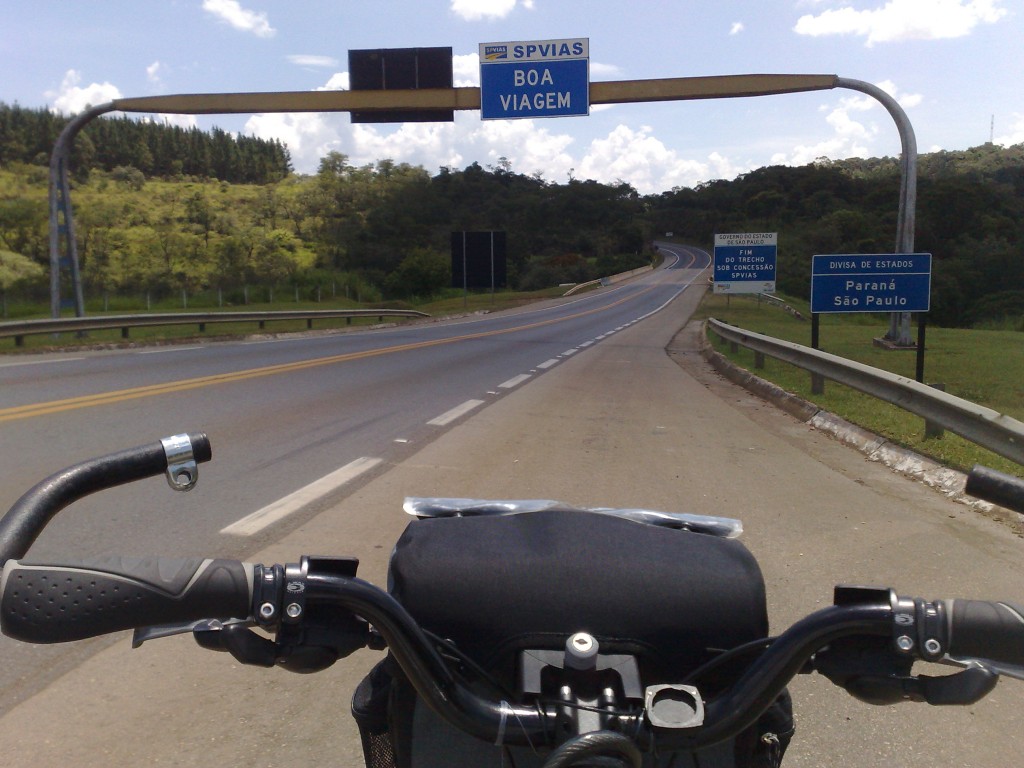 Divisa entre os estados de São Paulo e Paraná